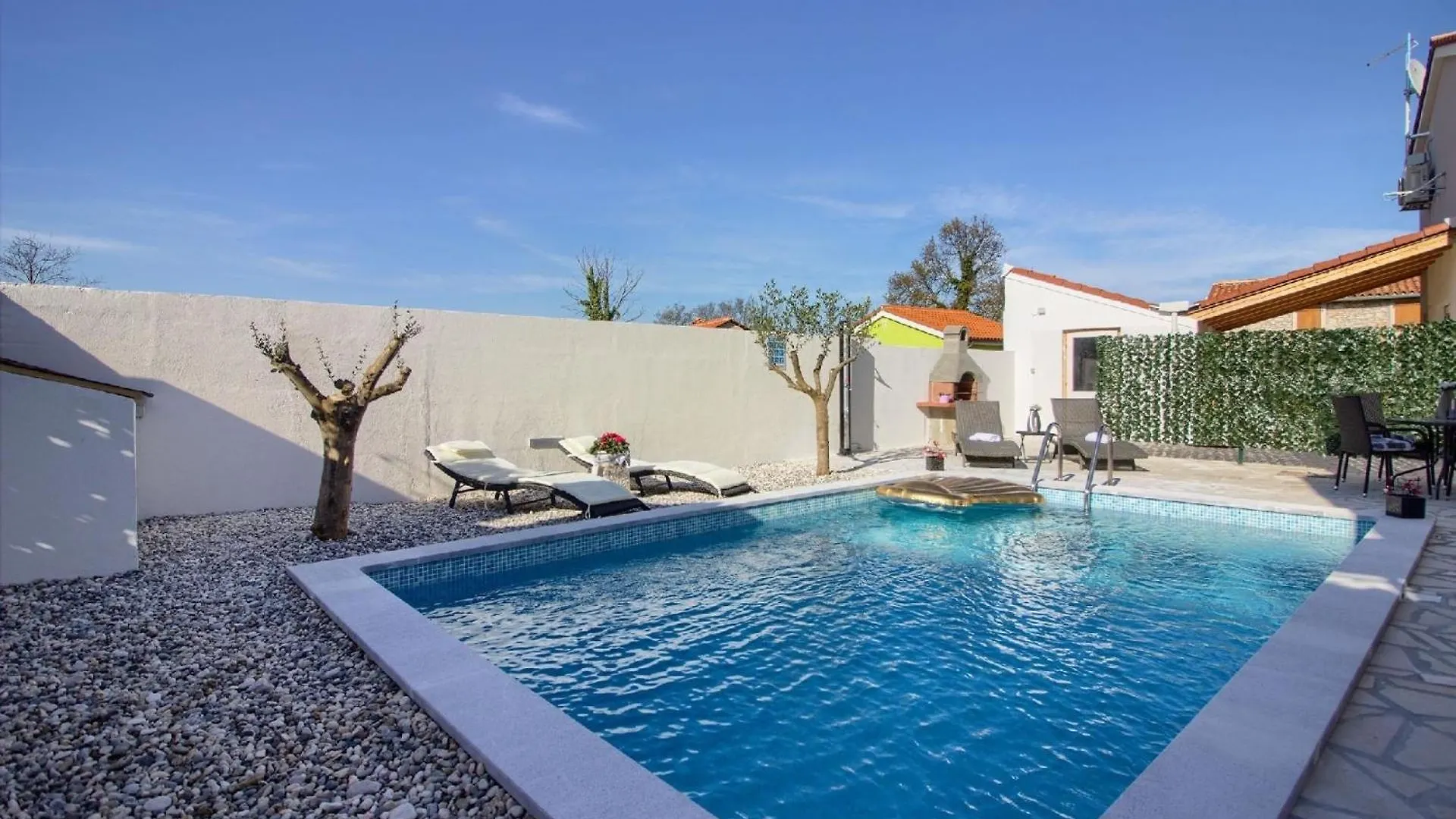 Ferienhaus Mit Privatpool Fuer 5 Personen Ca 60 Qm In Sisan, Istrien Suedkueste Von Istrien Holiday home