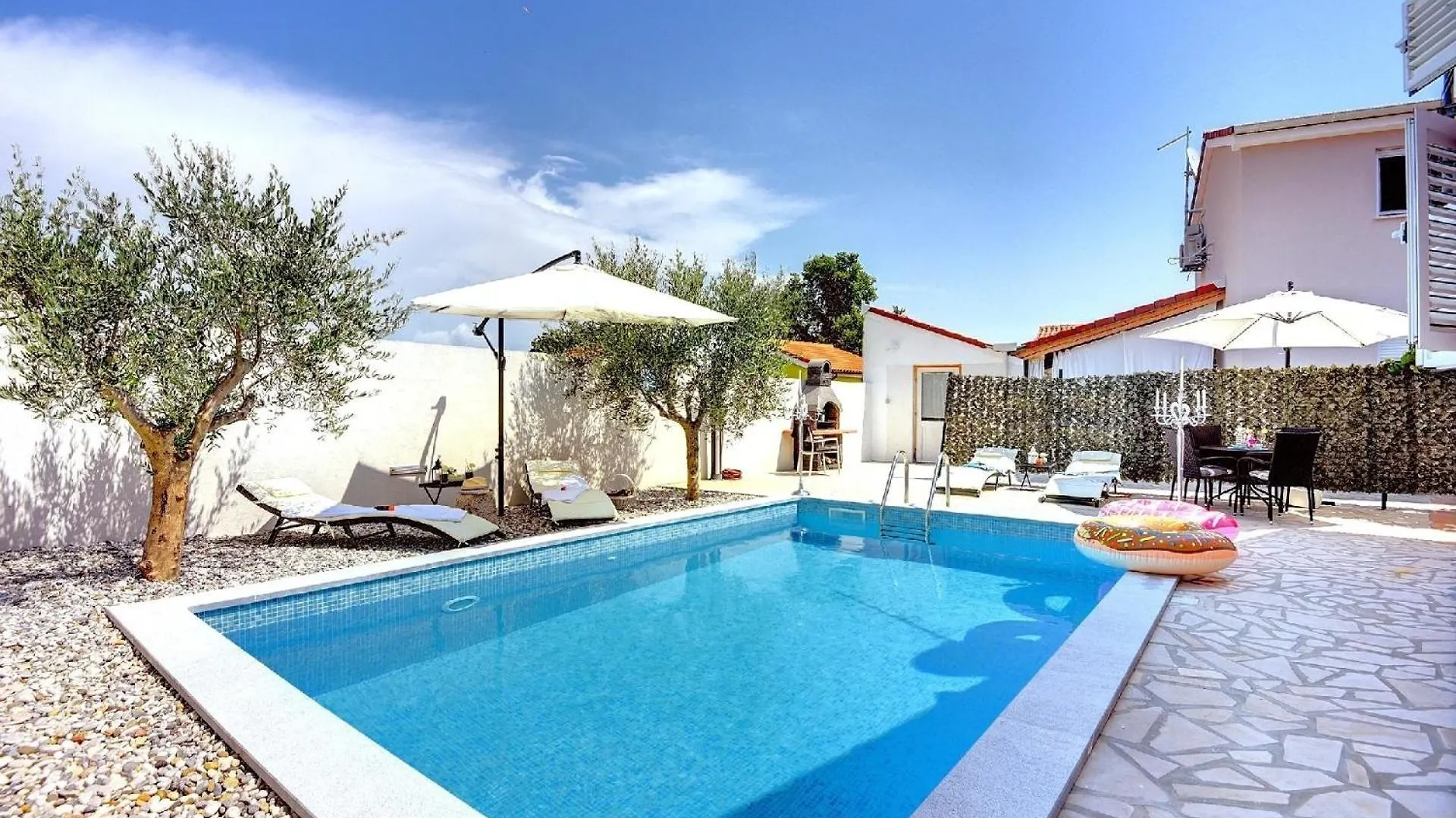 Ferienhaus Mit Privatpool Fuer 5 Personen Ca 60 Qm In Sisan, Istrien Suedkueste Von Istrien