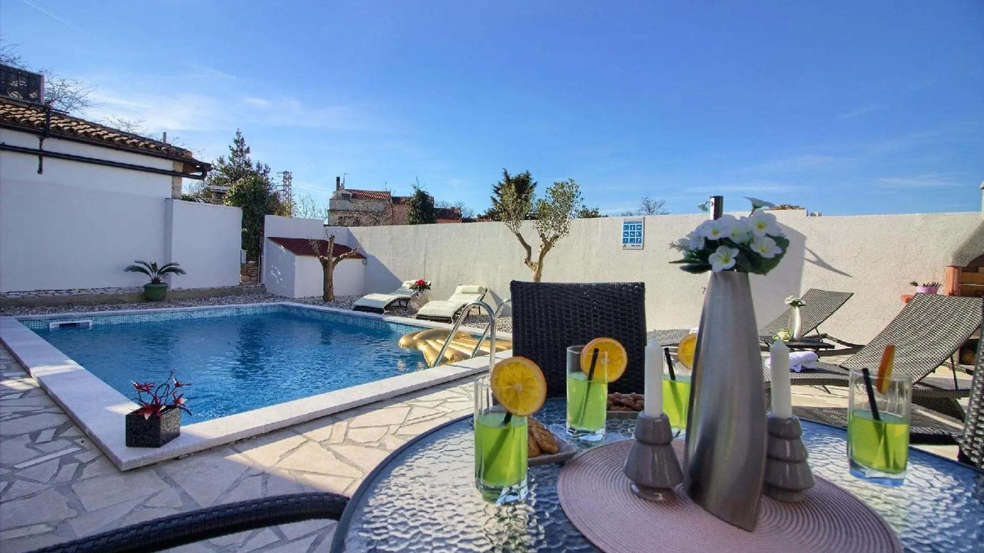 Ferienhaus Mit Privatpool Fuer 5 Personen Ca 60 Qm In Sisan, Istrien Suedkueste Von Istrien Holiday home Sisan
