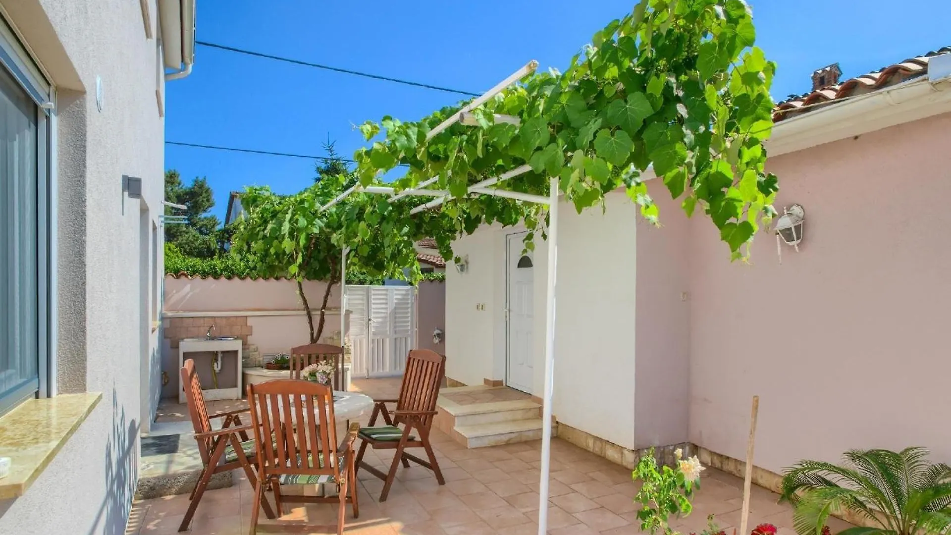 Ferienhaus Mit Privatpool Fuer 5 Personen Ca 60 Qm In Sisan, Istrien Suedkueste Von Istrien Prázdninový dům