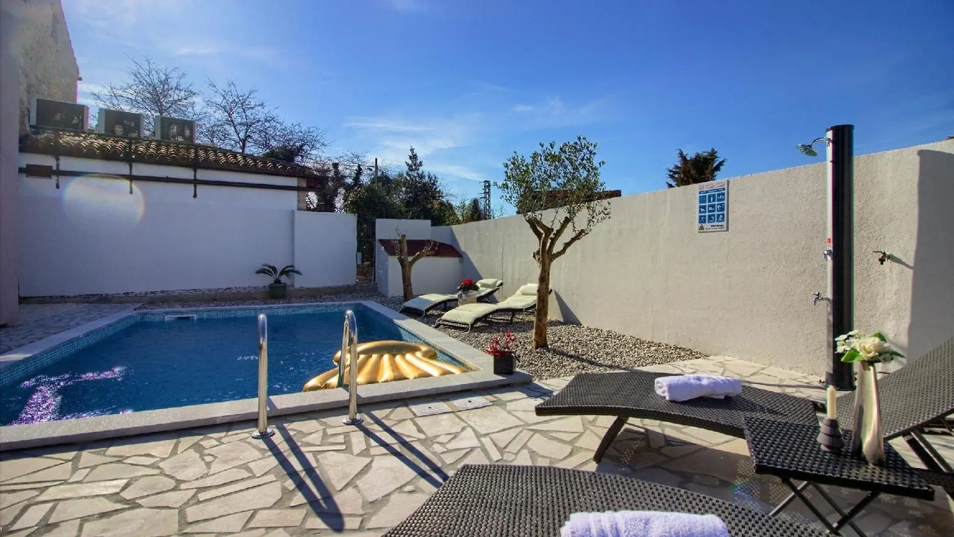 Ferienhaus Mit Privatpool Fuer 5 Personen Ca 60 Qm In Sisan, Istrien Suedkueste Von Istrien Sisan