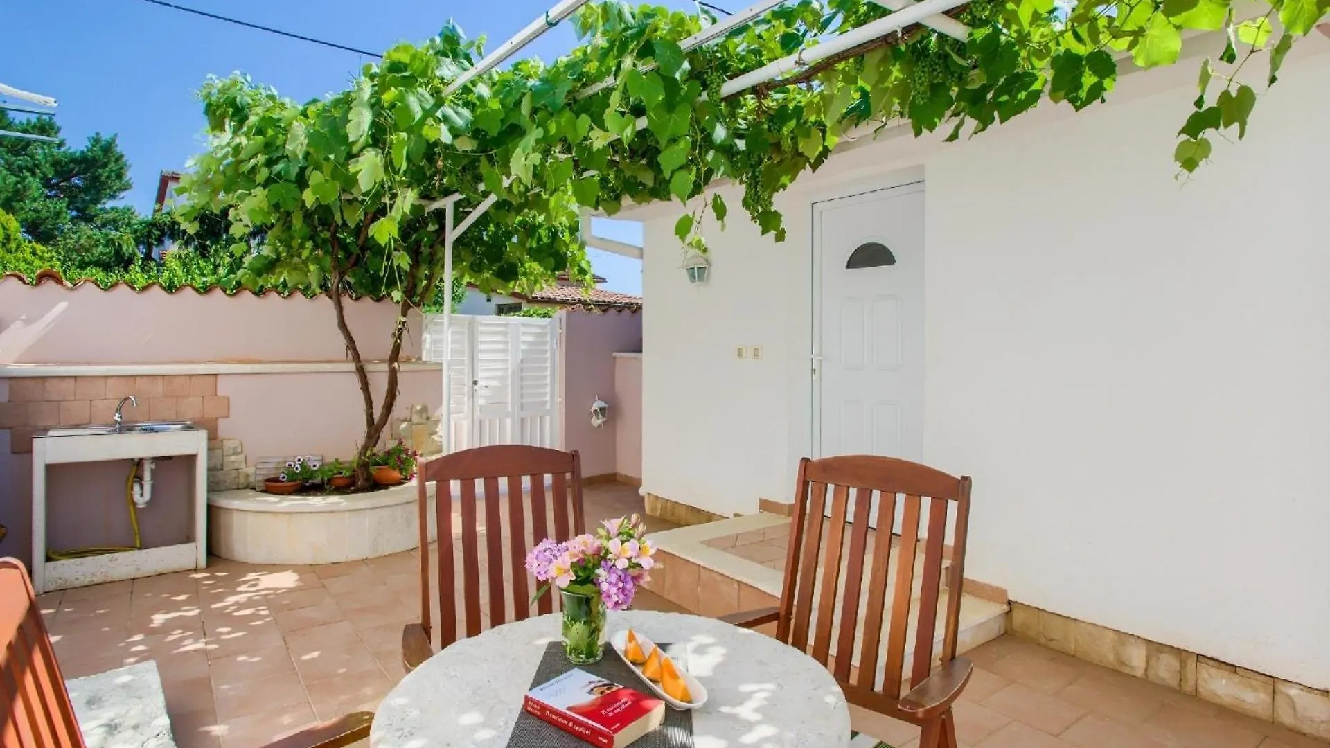 Ferienhaus Mit Privatpool Fuer 5 Personen Ca 60 Qm In Sisan, Istrien Suedkueste Von Istrien 0*,  Chorvatsko
