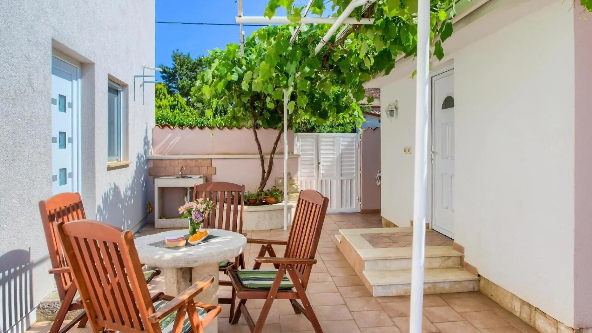 Ferienhaus Mit Privatpool Fuer 5 Personen Ca 60 Qm In Sisan, Istrien Suedkueste Von Istrien Croatia