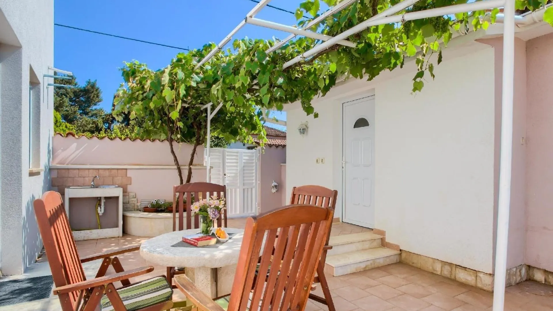 Ferienhaus Mit Privatpool Fuer 5 Personen Ca 60 Qm In Sisan, Istrien Suedkueste Von Istrien Croatia
